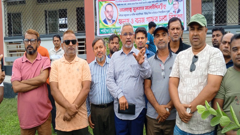 টাঙ্গাইলে বিভিন্ন  শিক্ষা প্রতিষ্ঠানে বিনামূল্যে গাছের চারা 