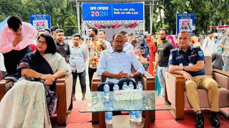টাঙ্গাইলে জব ফেয়ারে চাকুরি প্রত্যাশীদের ঢল :চাকুরি নিশ্চিত হ
