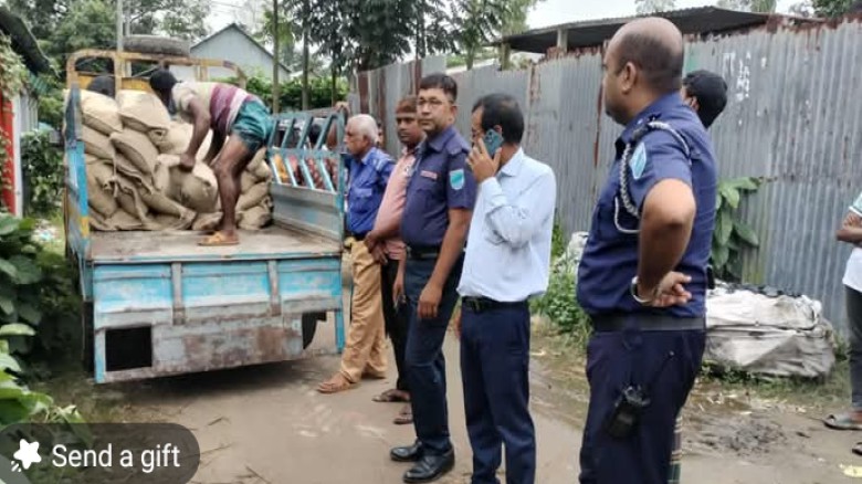 কালিহাতীতেখাদ্যবান্ধব কর্মসুচি র ১২৬ বস্তা চাল উদ্ধার