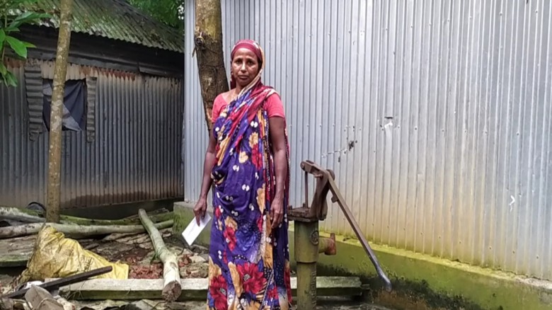 মধুপুরে  বাড়ি ঘর  ভাঙচুর জোর করে জমি দখলের  চেষ্টা  থানায় অভ