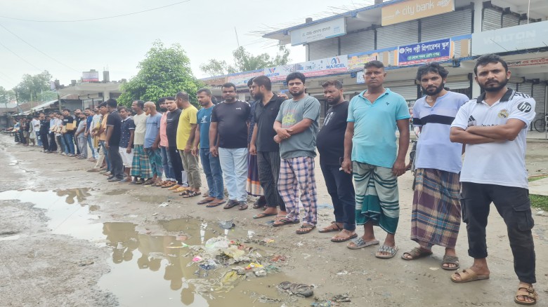 বাসাইলে মাদক সেবন ও ব্যবসা বন্ধসহ জড়িতদের গ্রেফতারের দাবিতে 
