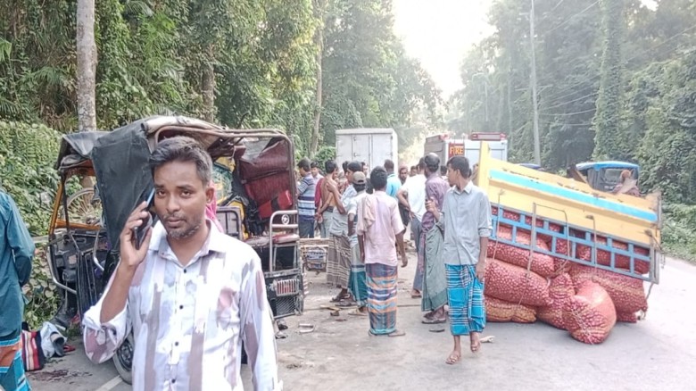 মধুপুরে সড়ক দুর্ঘটনা  ২ জন  নিহত