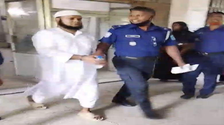 মায়ের চেকে ছেলের স্বাক্ষর!  টাঙ্গাইলে জালিয়াতির মামলায় অধ্যক