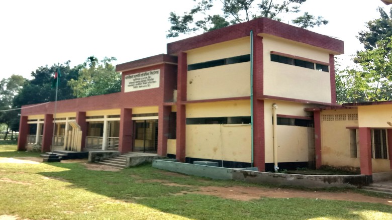 মধুপুরে শিক্ষার্থী কমছে সরকারি প্রাথমিকে, বাড়ছে কিন্ডারগার্ট