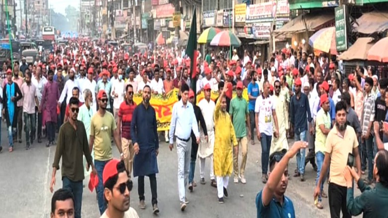 ঘাটাইলে জনস্রোতের অগ্রভাগে আজাদ-মাঈনুল