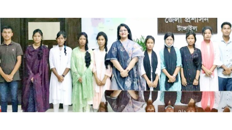 টাঙ্গাইলে ডিসির সহায়তায় শিক্ষা জীবন ফিরে পেলো কোচ সম্প্রদায়ে