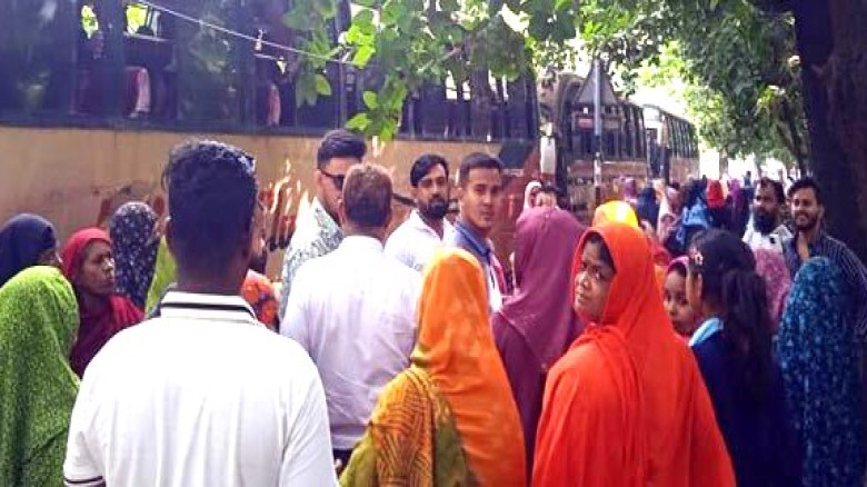 টাঙ্গাইল-৩ আসন প্রার্থী পরিবর্তনের দাবিতে খালেদা জিয়ার বাড়