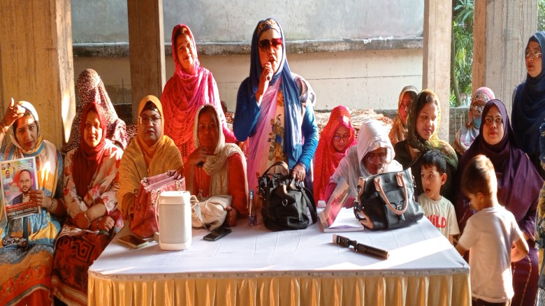 টাঙ্গাইল পৌরসভার ১৬নং ওয়ার্ডে টুকুর পক্ষে মহিলাদলের  উঠান ব