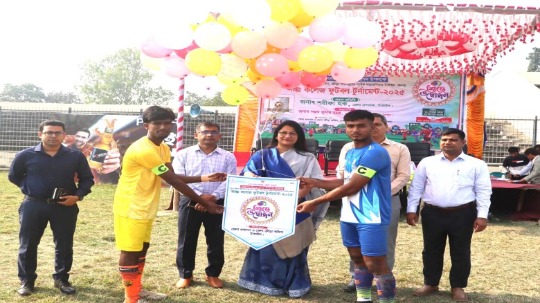 টাঙ্গাইলে আন্তঃ কলেজ ফুটবল টুর্নামেন্ট-২০২৫ এর শুভ উদ্বোধন