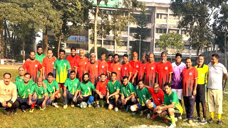 বিজয় দিবস উপলক্ষ্যে ফোরটি আপ ব্রাদার্সের প্রীতি ফুটবল ম্যাচ