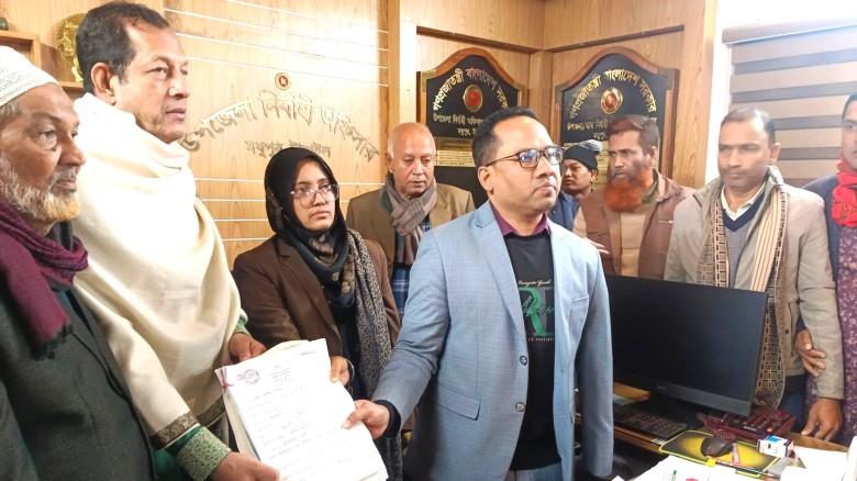 টাঙ্গাইল-১ (মধুপুর-ধনবাড়ী) আসন মনোনয়নপত্র জমা দিয়েছে স্বতন্ত