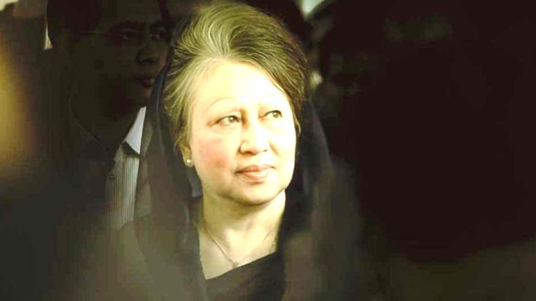 খালেদা জিয়ার জানাজা বুধবার, দাফন করা হবে স্বামীর কবরের পাশে