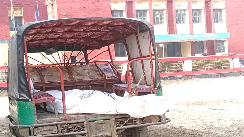 মধুপুরে গৃহবধূকে হত্যার পর ঝুলিয়ে  রাখার অভিযোগ