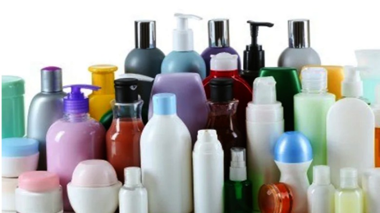 ভেজাল কসমেটিকসে জনস্বাস্থ্য ঝুঁকিতে: কঠোর নীতিমালার দাবি