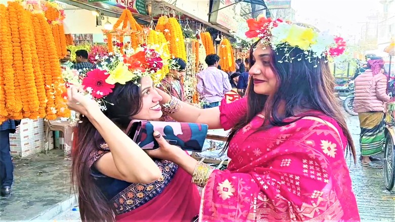 টাঙ্গাইলে উৎসবমুখর পরিবেশে বসন্তবরণ ও ভালোবাসা দিবস উদযাপিত