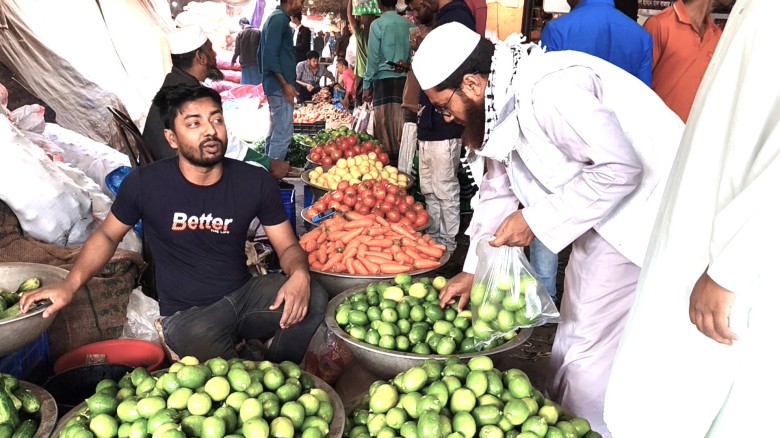 রমজানের আগেই চড়া টাঙ্গাইলের লেবুর বাজার