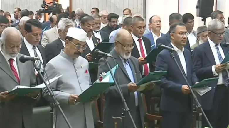শপথ নিলেন বিএনপির নবনির্বাচিত সংসদ সদস্যরা