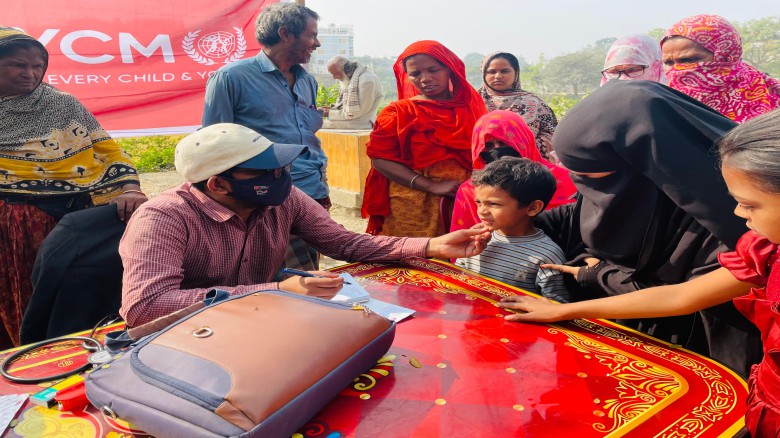 টাঙ্গাইলে  সুবিধাবঞ্চিত শিশু, গর্ভবতী মা ও নারীদের মধ্যে বিনা মূল্যে চিকিৎসা ও ঔষধ বিতরন