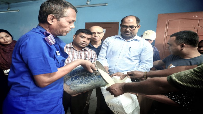 টাঙ্গাইলে ২লাখ ২১ হাজার পরিবার পাচ্ছে ভিজিএফ এর চাল