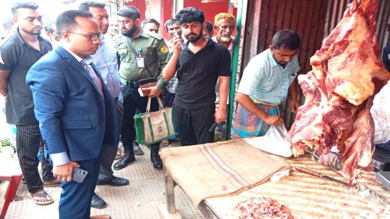 মধুপুরে পঁচা-বাসি মাংস বিক্রির দায়ে ২৫ হাজার টাকা জরিমানা