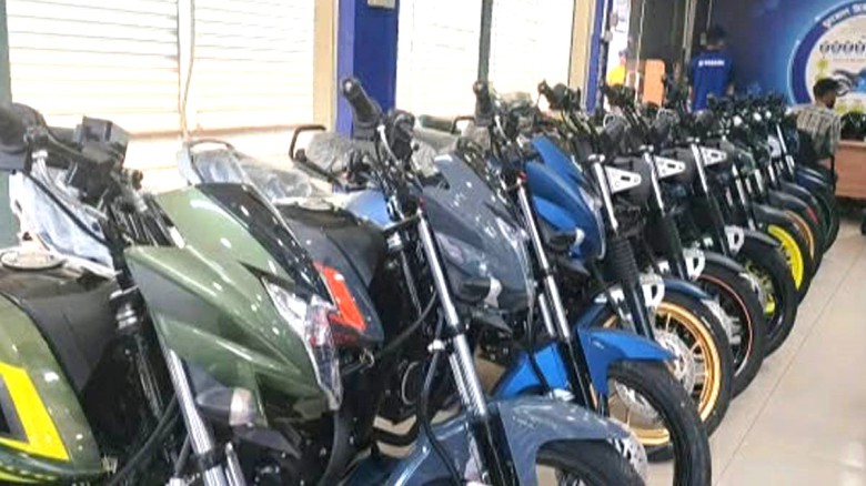টাঙ্গাইলে জ্বালানি সংকটে মোটরসাইকেল বিক্রি কমেছে রেজিস্ট্রেশন বেড়েছে