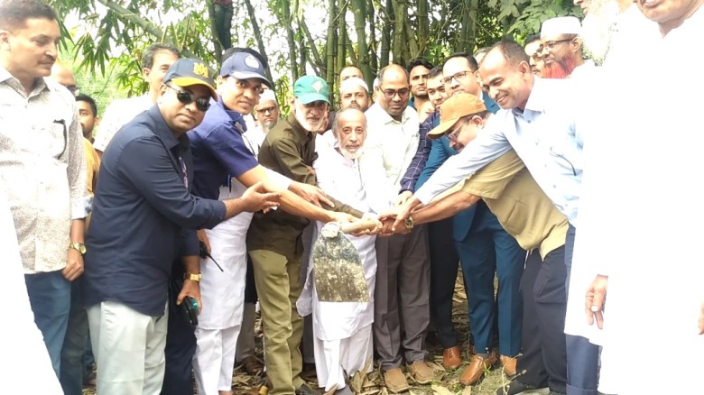 মধুপুরে কুচিয়া খাল খনন কাজের উদ্বোধন