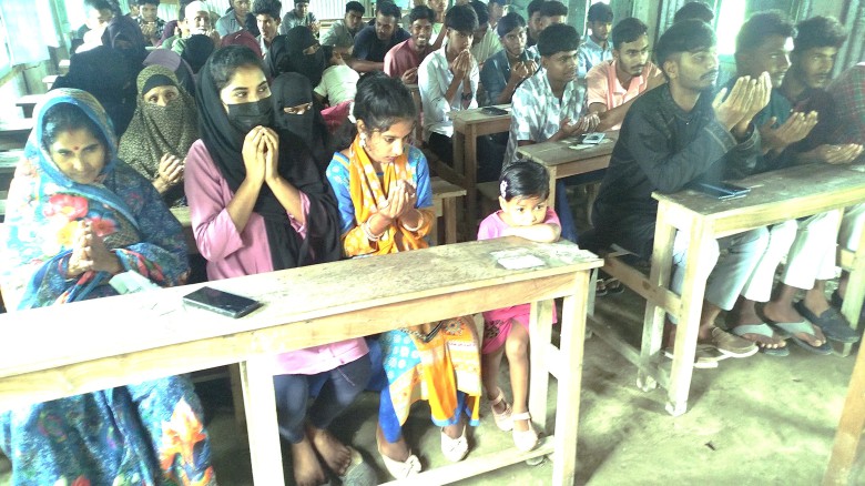 ছবির ক্যাপশন: 