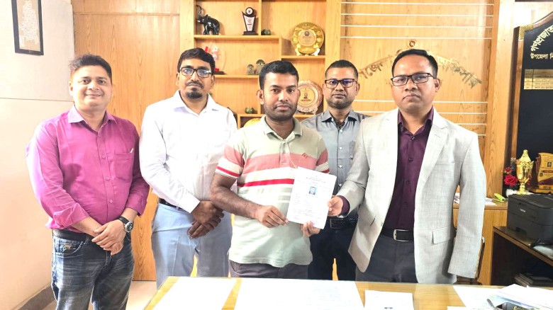 মধুপুরে স্মার্ট ফুয়েল কার্ড বিতরণ শুভ উদ্বোধন