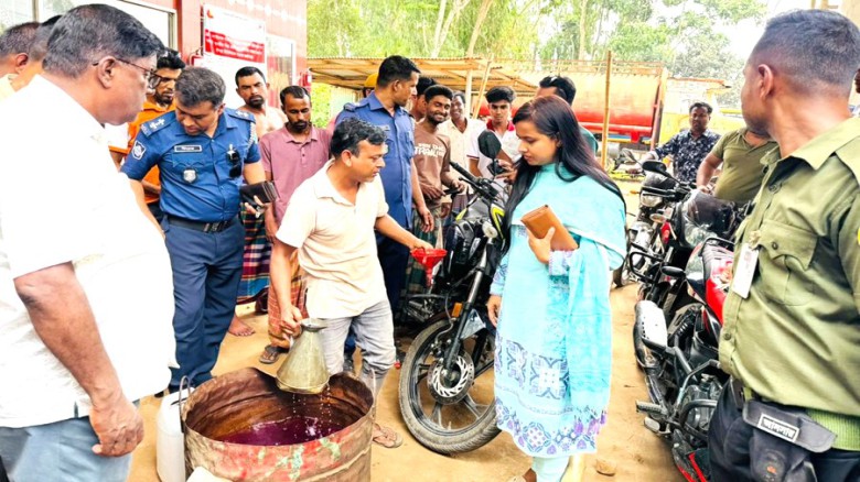 ধনবাড়ীতে প্রশাসনের অভিযানে পাম্প থেকে তেল জব্দ