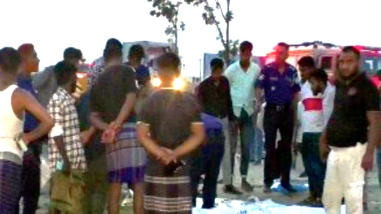 টাঙ্গাইলে বালুবাহী ট্রাকচাপায় ২ শ্রমিক নিহত