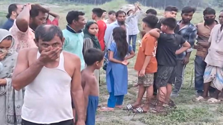 মির্জাপুরে মাটি খুঁড়ে মা ও নবজাতকের বস্তাবন্দি লাশ উদ্ধার