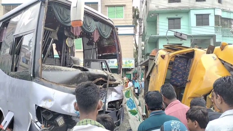 ঘাটাইলে বাস-ট্রাক মুখোমুখি সংঘর্ষে  চালক ও হেলপার নিহত