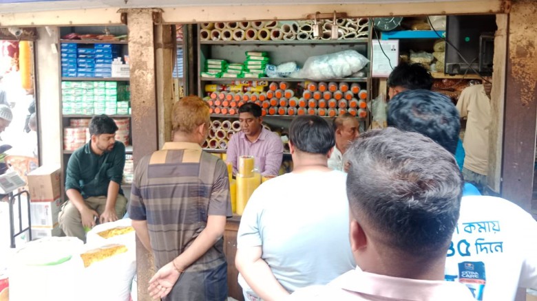 মধুপুরে জ্বালানি ও ভোজ্য তেল নিয়ে অনিয়ম: তিন প্রতিষ্ঠানে ৭০ 