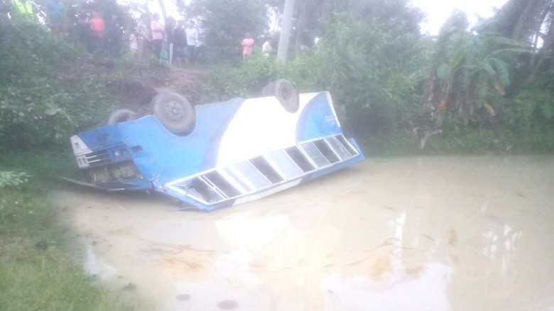 ভালুকায় সড়ক দুর্ঘটনায় নারী পোশাক শ্রমিক নিহত, আহত ৩০