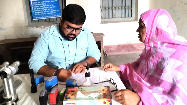 কালিহাতীতে বিনামূল্যে চক্ষু শিবির ও ছানি অপারেশন