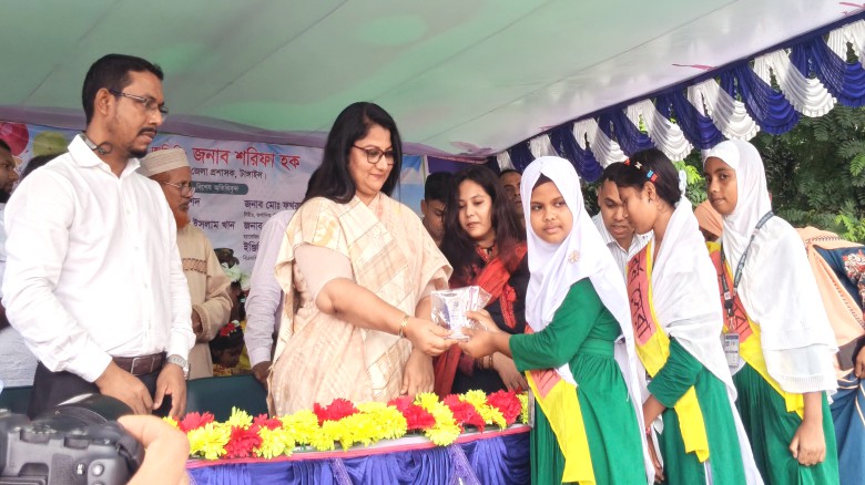 মধুপুরে শোলাকুড়ী সরকারি প্রাথমিক বিদ্যালয়ে শিশুমেলা ও বৃত্তি