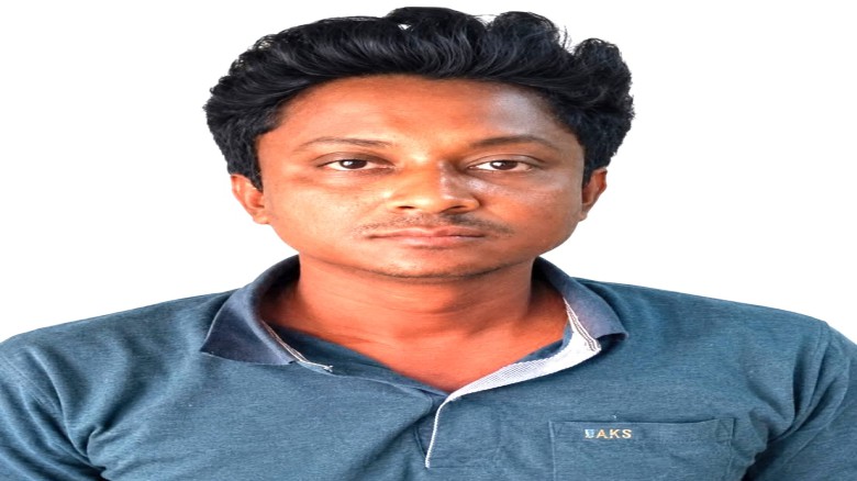 গোপালপুরে ইয়াবাসহ সরকারি প্রাথমিক বিদ্যালয়ের ভারপ্রাপ্ত প্রধ