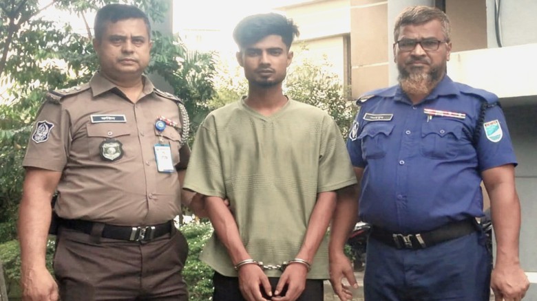 বাসাইলে অপহৃত স্কুলছাত্রী উদ্ধার:  অপহরণের মূল হোতা কনটেন্ট 