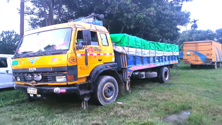 কালোবাজারে সার পাচার ।।  মধুপুরে ৩৯৫ বস্তা সারসহ একজন গ্রেপ্