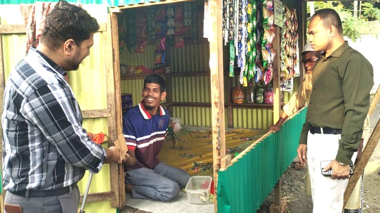 ভূঞাপুরে প্রতিবন্ধী নাহিদের স্বপ্ন পূরণে ইউএনও