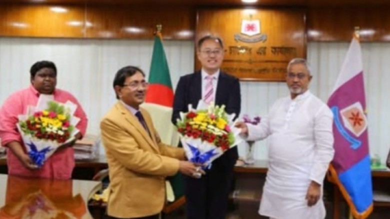 চীনা দুতাবাসের প্রতিনিধিদলের মাভাবিপ্রবি পরিদর্শন
