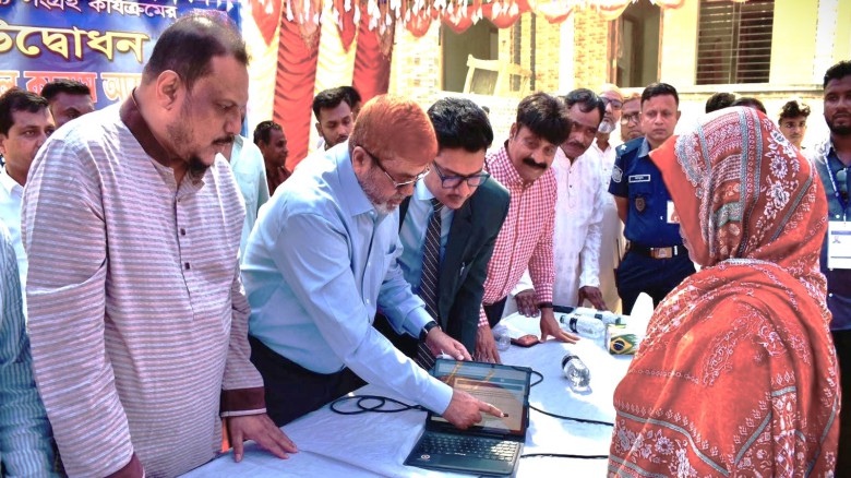 মির্জাপুরে ফ্যামিলি কার্ডের তথ্য সংগ্রহ কার্যক্রম উদ্বোধন